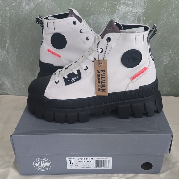 Palladium Revolt Hi TX Star White Womens 10M Platform Boots Lug Sole NIB - Picture 1 of 11